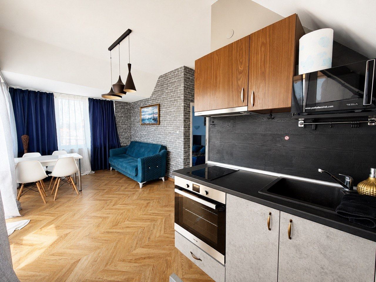 Przytulny apartament z jedną sypialnią i widokiem na morze w Świętym Własie – komfort, spokój i doskonała inwestycja