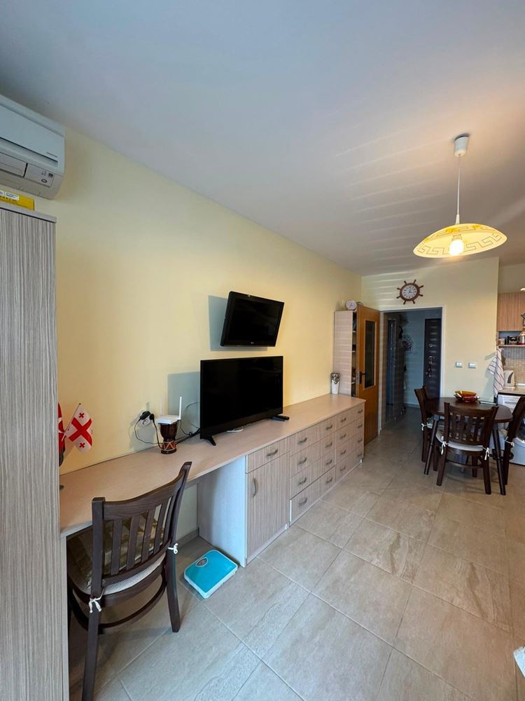 Przestronne i przytulne studio w sercu Starego Miasta Pomorie – tylko 50 metrów od plaży