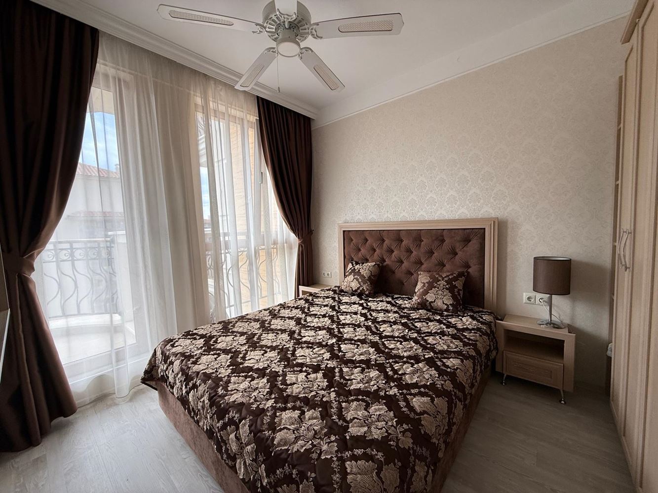 Apartament z jedną sypialnią w luksusowym kompleksie w Słonecznym Brzegu z imponującymi basenami i strefami wypoczynku