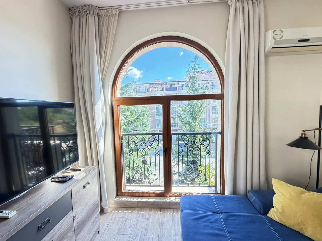 Luksusowy apartament z jedną sypialnią i widokiem na zieleń w prestiżowym kompleksie w Słonecznym Brzegu