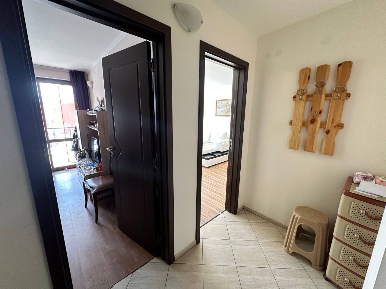 Dwupokojowe mieszkanie w Słonecznym Brzegu – w pełni umeblowana nieruchomość z doskonałą lokalizacją i całoroczną infrastrukturą