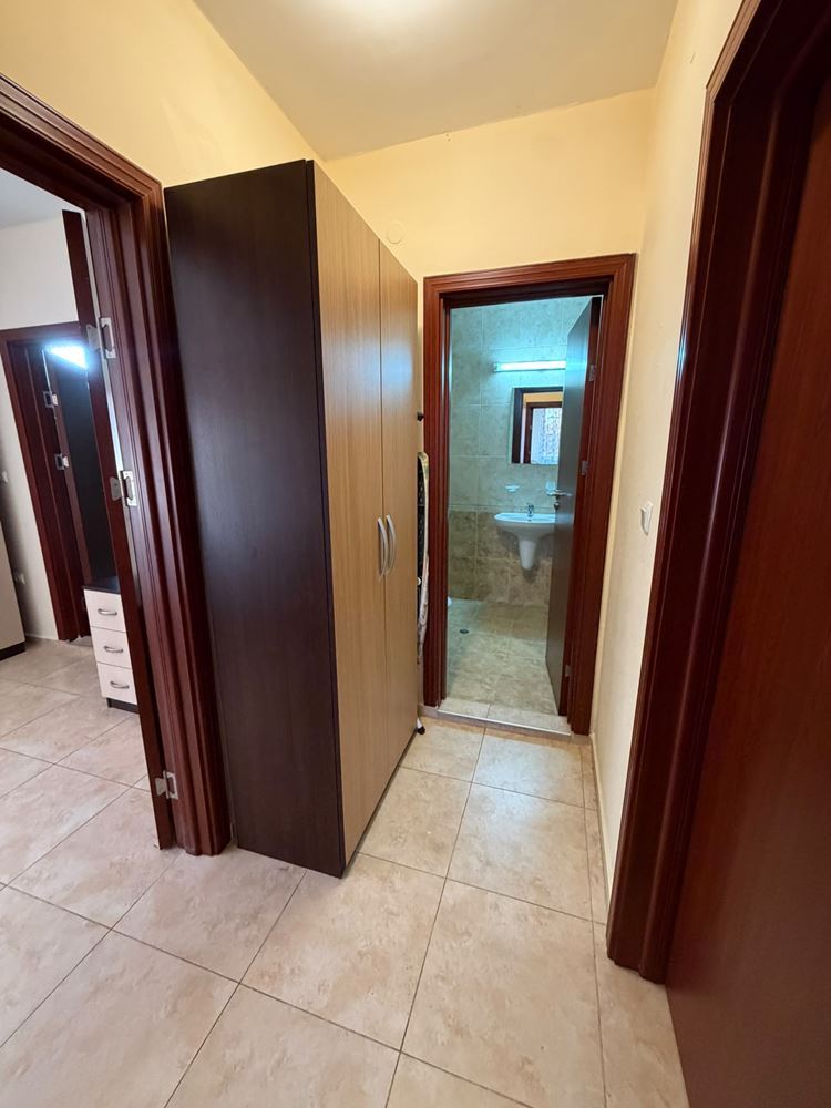 Gotowy do zamieszkania apartament z dwiema sypialniami w ładnym kompleksie w Nesebyrze