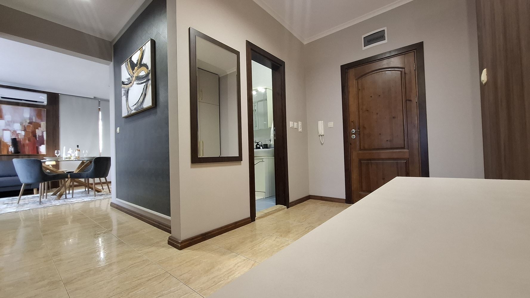 Luksusowy apartament z dwiema sypialniami przy pierwszej linii morza w Świętym Własie – wyjątkowa morska atmosfera i prestiżowy komfort