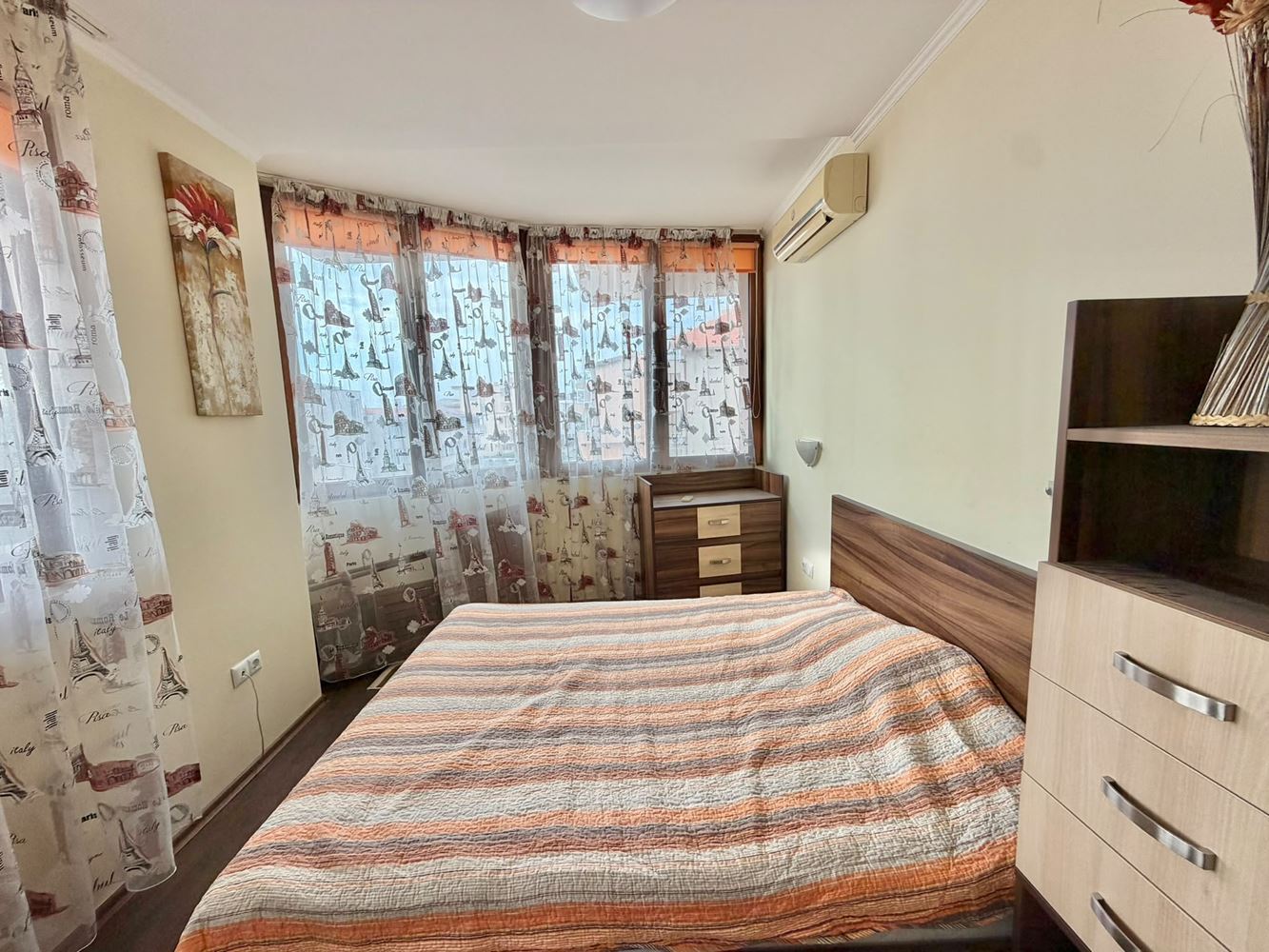 Apartament z jedną sypialnią z widokiem na morze i niską opłatą za utrzymanie w Rawdzie