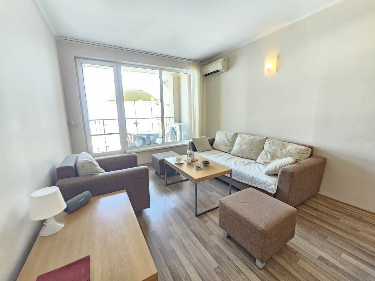 Luksusowy apartament z trzema sypialniami na pierwszej linii brzegowej w Obzorze – panoramiczny widok na morze i góry