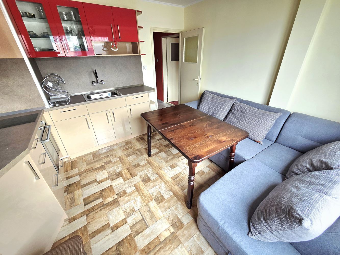Nessebar – apartament z jedną sypialnią z oddzielną kuchnią i bez opłaty za utrzymanie