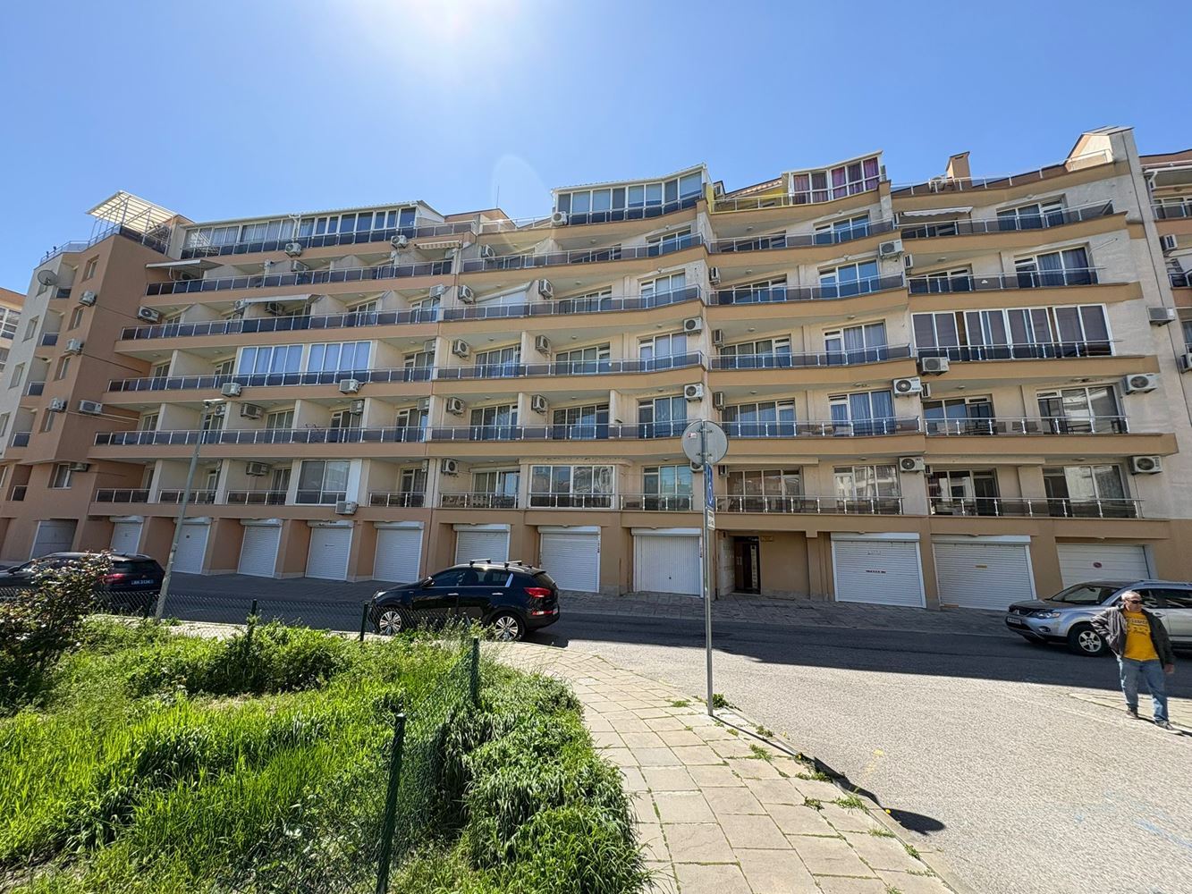 Przytulna w pełni umeblowana kawalerka 300 m od morza w Pomorie – doskonała inwestycja i nieruchomość wakacyjna