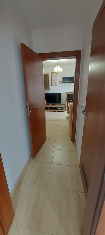  Przestronny apartament z panoramą morza w Sveti Vlas – komfort, zieleń i prestiżowa lokalizacja