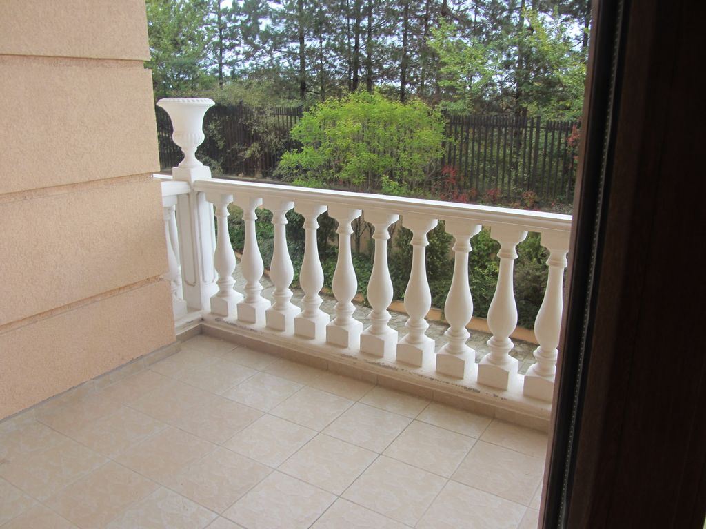 Pierwsza linia do plaży Butamyata! Umeblowany apartament z jedną sypialnią i częściowym widokiem na morze w Sinemorec