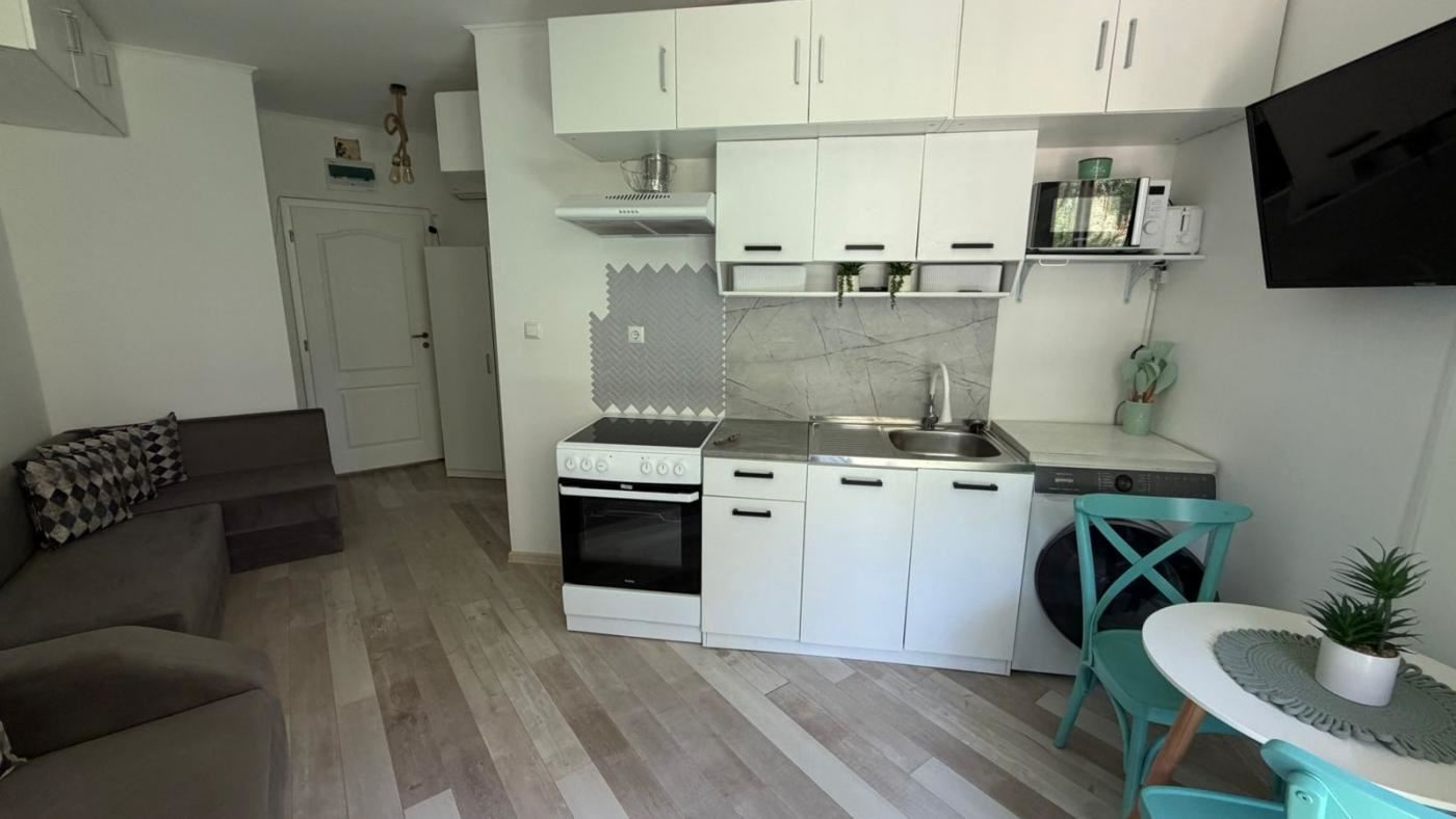 Luksusowe studio z dużą werandą w prestiżowym kompleksie w Słonecznym Brzegu – komfort, zieleń i relaks SPA