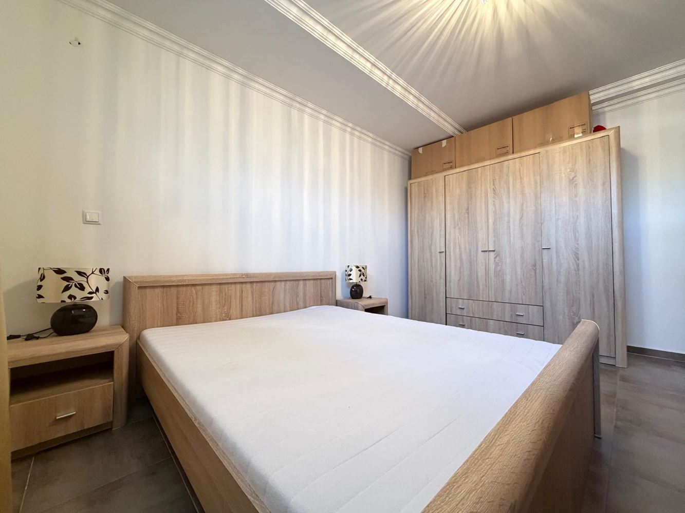 Komfortowe mieszkanie dwupokojowe z bezpośrednim dostępem do basenu – idealne do zamieszkania i inwestycji