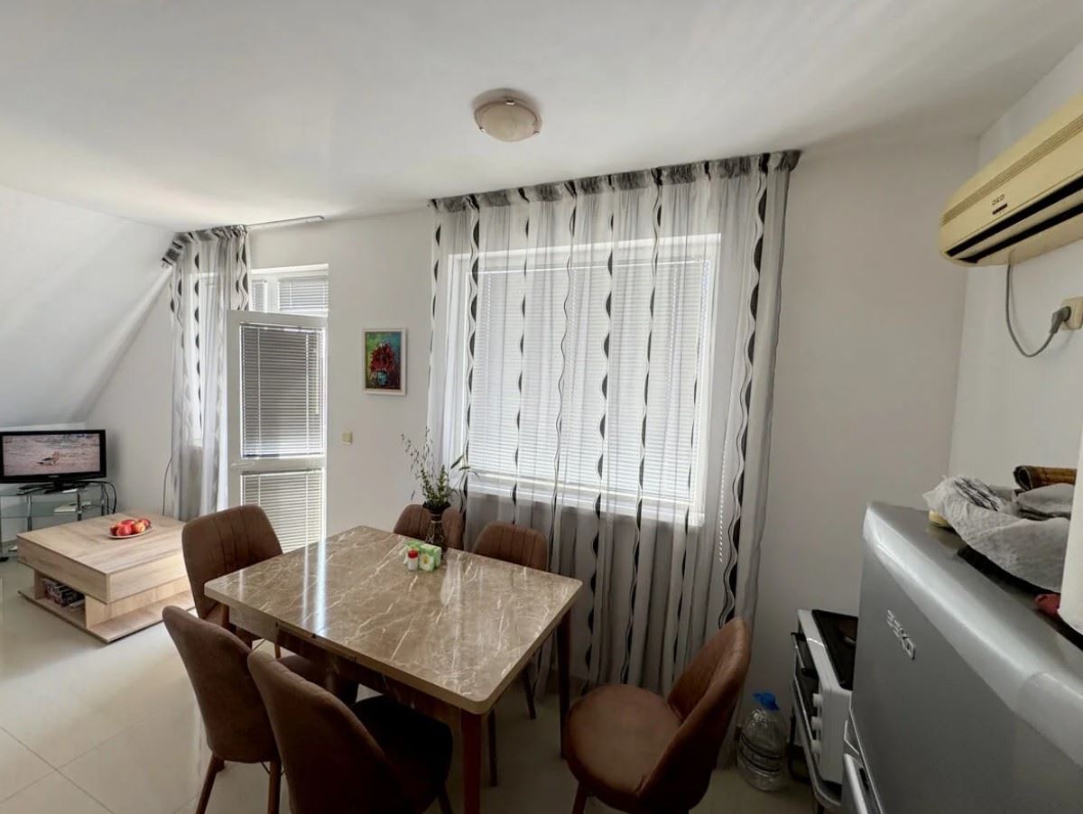 Apartament z jedną sypialnią w Rawdzie – w pełni umeblowany, w budynku mieszkalnym i 500 metrów od morza