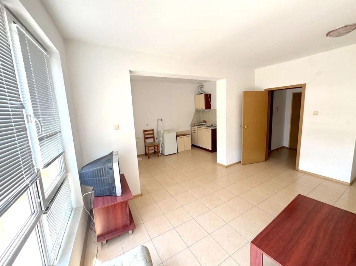 Apartament z jedną sypialnią 300 metrów od plaży w Słonecznym Brzegu – doskonała okazja do remontu i inwestycji