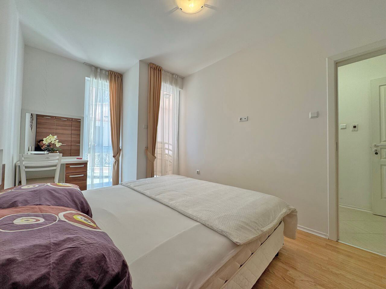 Elegancki apartament z jedną sypialnią z widokiem na basen w luksusowym kompleksie w Słonecznym Brzegu