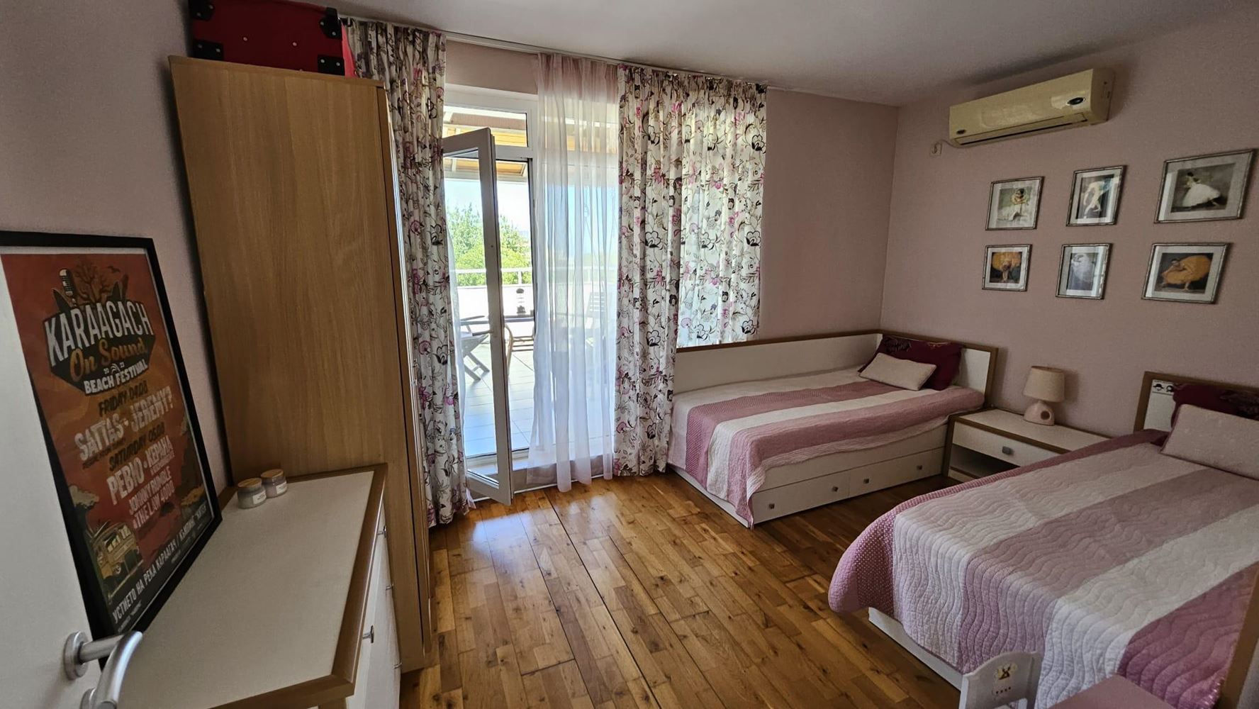 Apartament z dwiema sypialniami w pierwszej linii brzegowej w Kiten z panoramicznym widokiem na morze i imponującymi tarasami