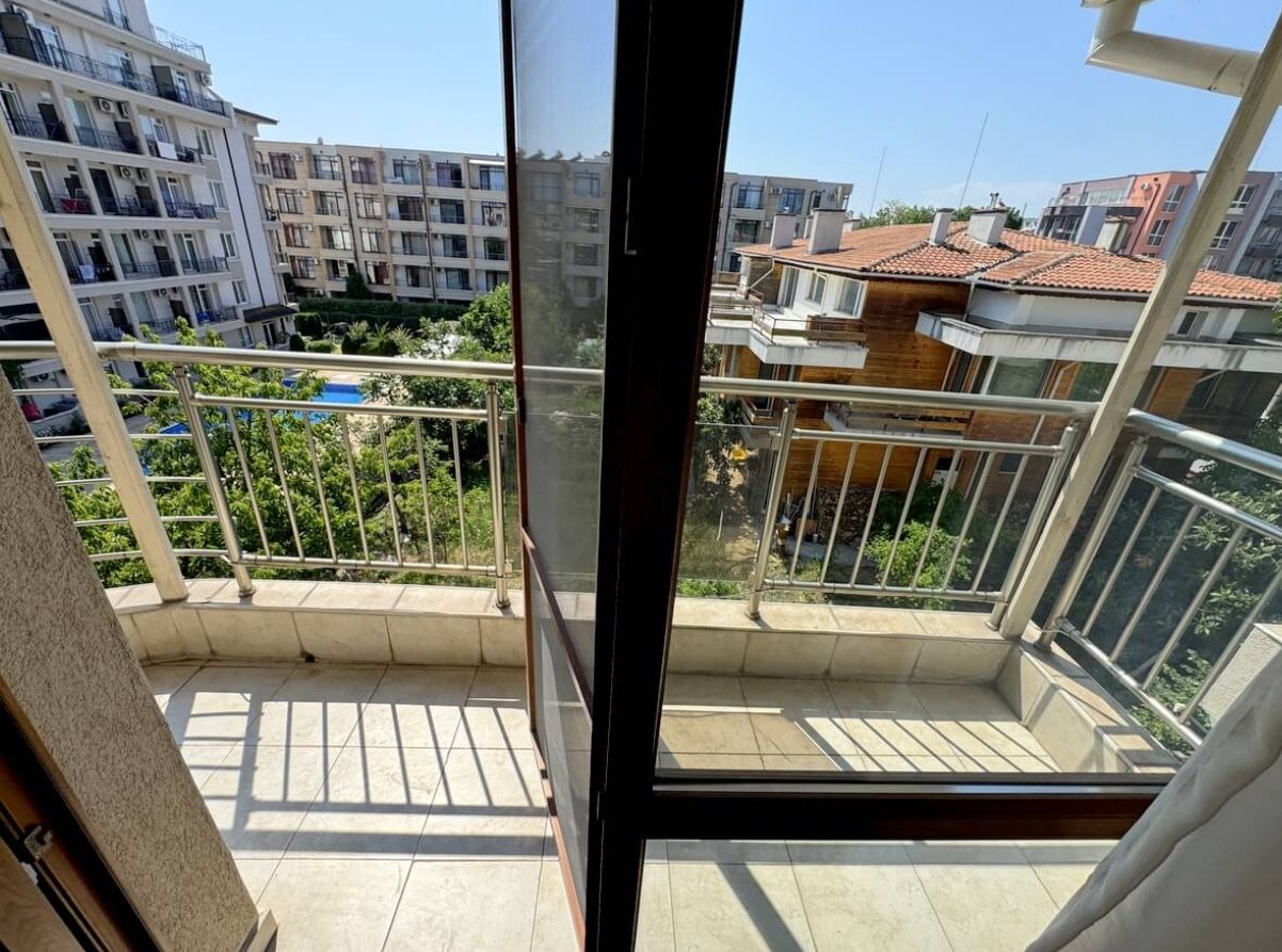Przestronny apartament z dwiema sypialniami w Słonecznym Brzegu – komfort, spokój i przyjemna okolica