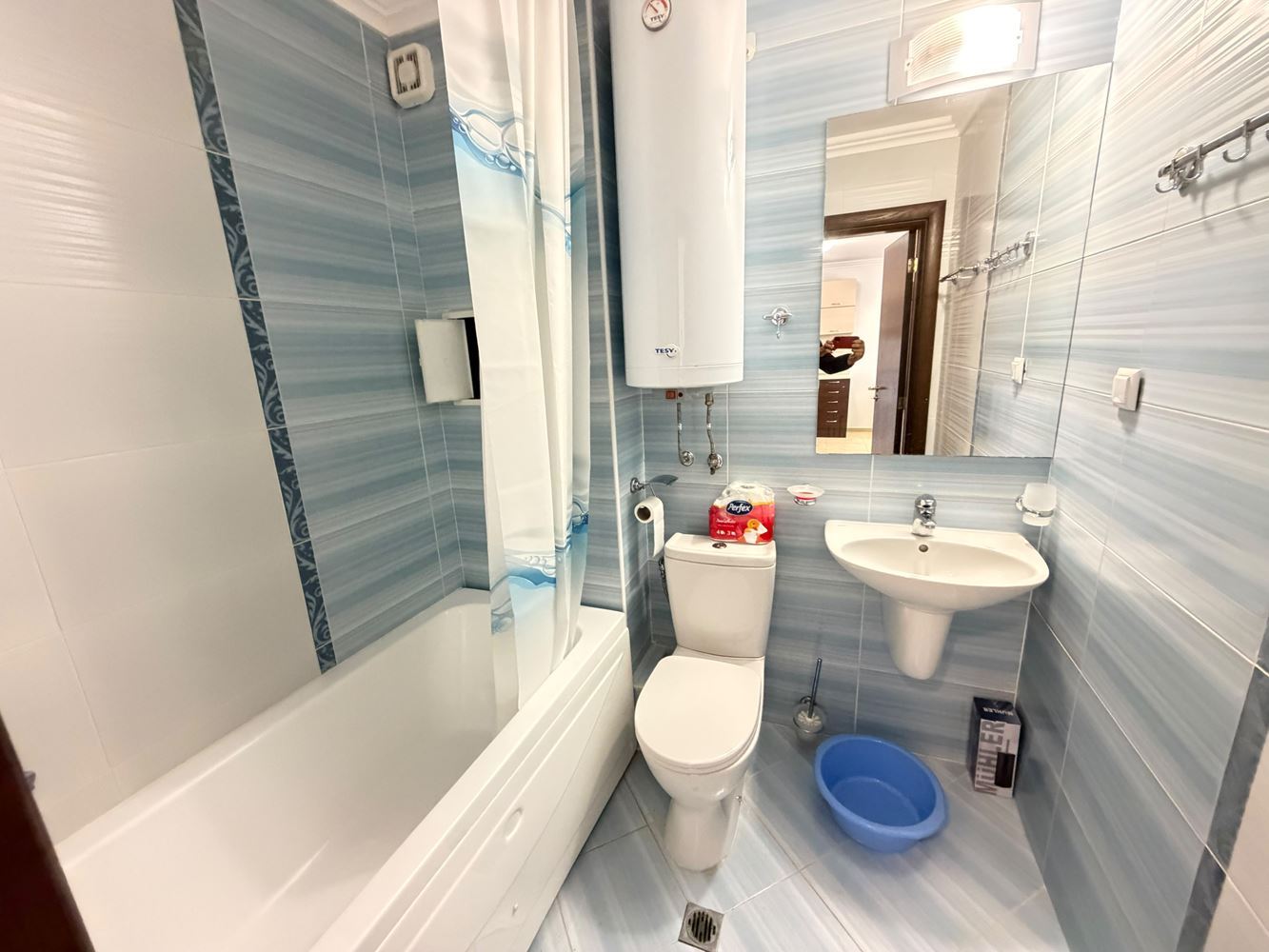 Apartament w pierwszej linii brzegowej z bezpośrednim dostępem do plaży w Sveti Vlas – prywatny ogródek przy apartamencie