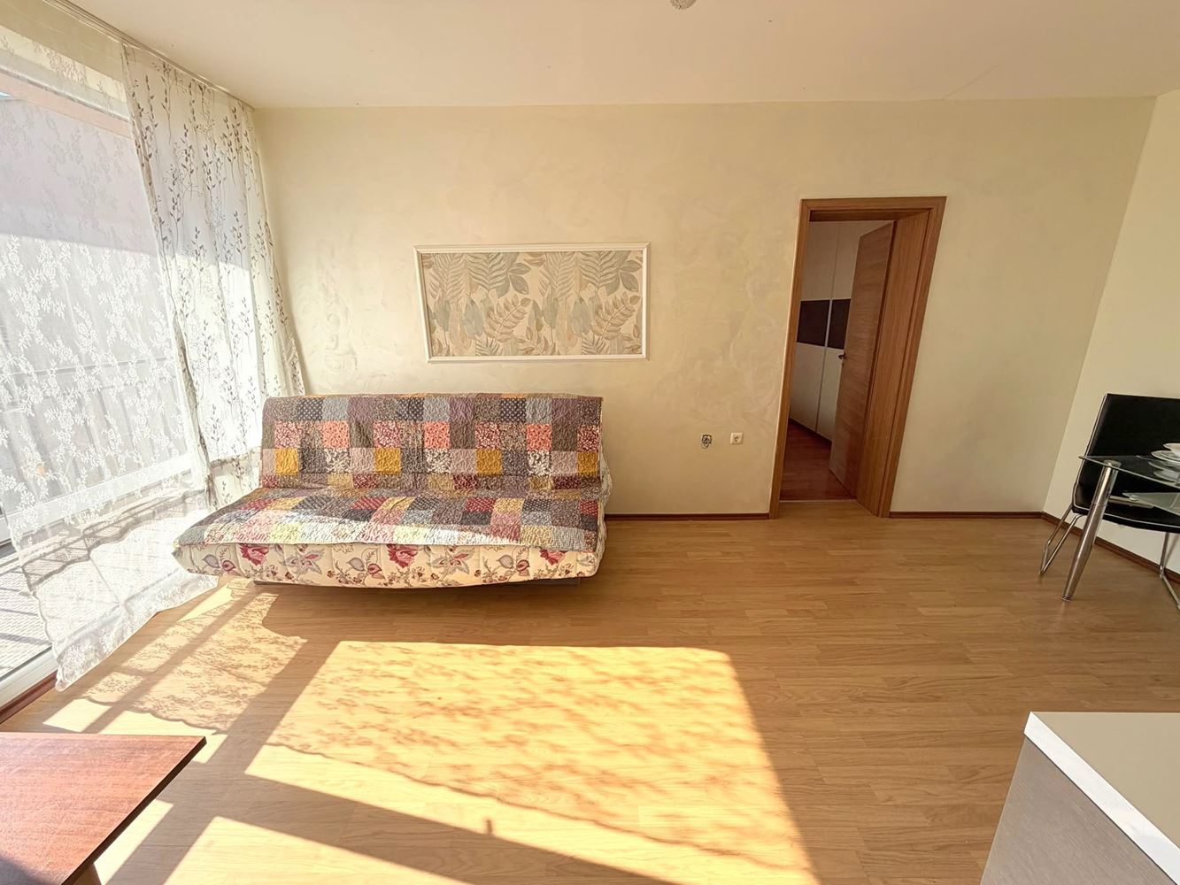 Jasny i ciepły apartament z jedną sypialnią w pobliżu Aquaparku w Słonecznym Brzegu – doskonała inwestycja na wynajem