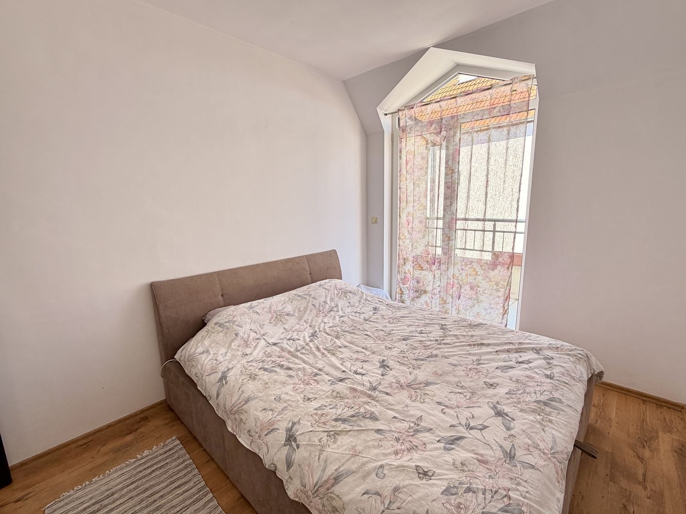 Przestronny apartament z jedną sypialnią w doskonałej lokalizacji w dzielnicy Czerno More, Nesebyr