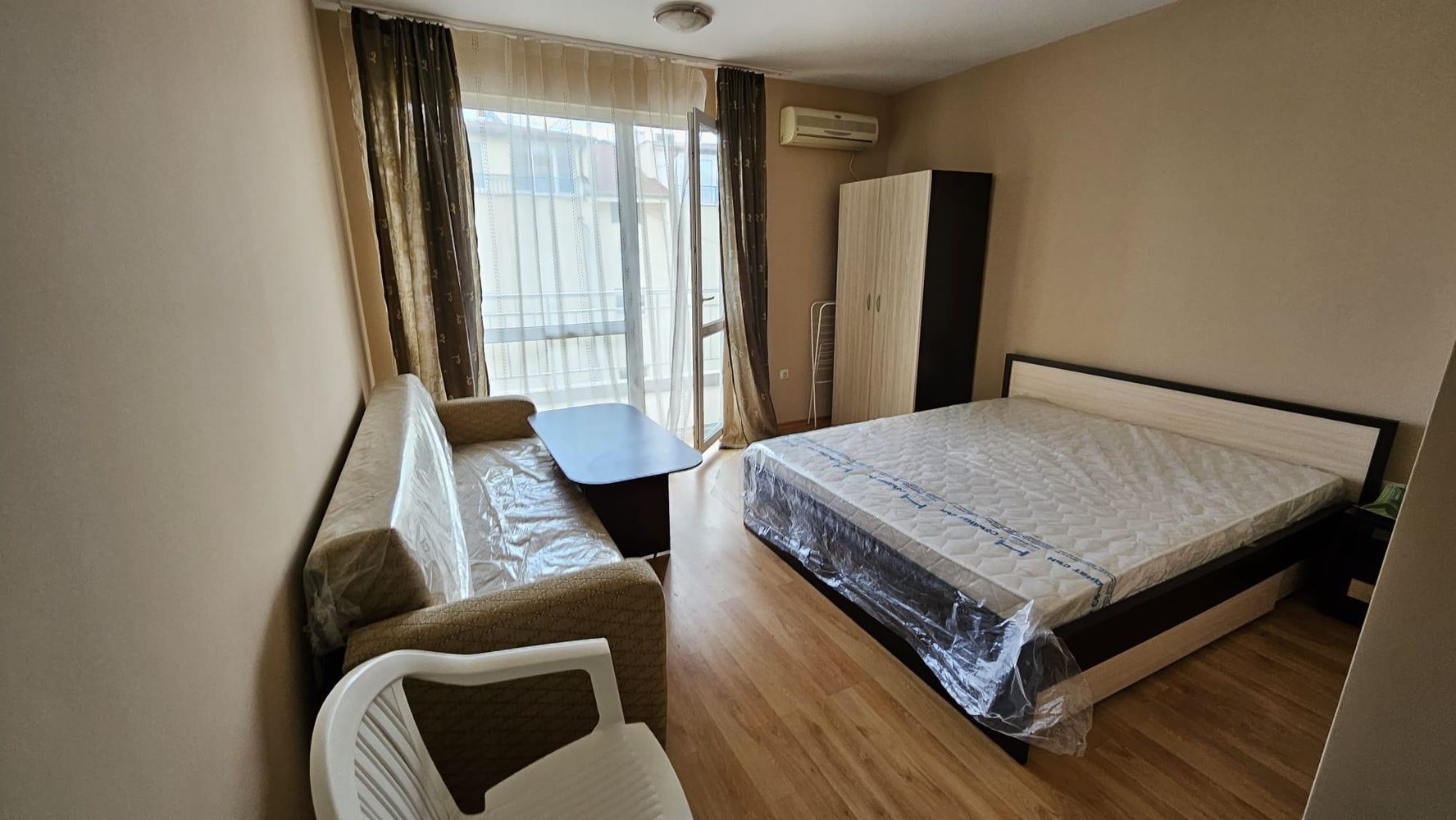  Umeblowane studio w Rawdzie bez opłaty eksploatacyjnej – tylko 200 metrów od morza