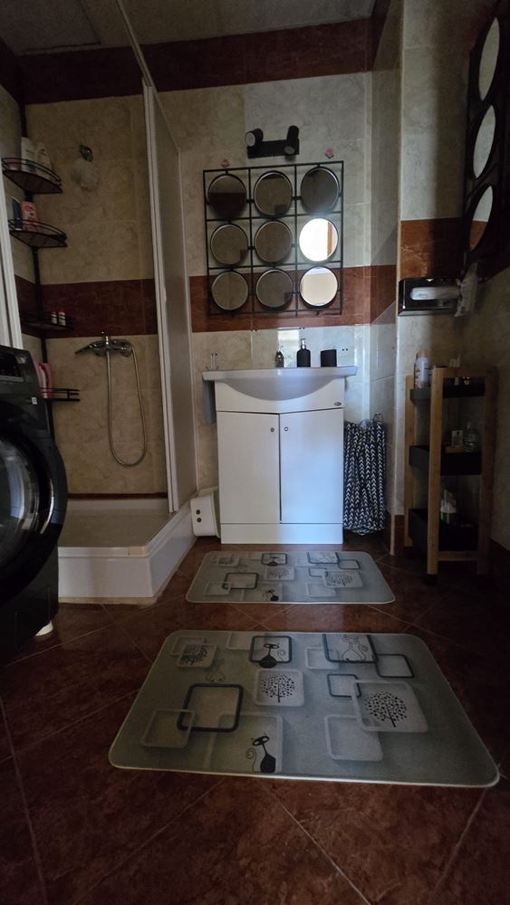 Stylowy apartament z jedną sypialnią w elitarnym kompleksie w Świętym Własie – komfort, spokój i całoroczna wygoda