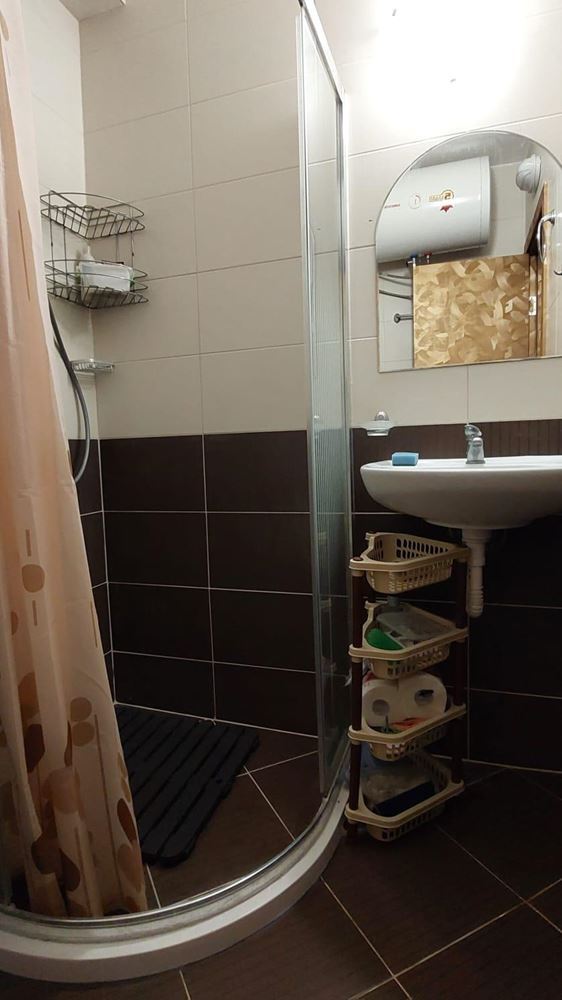 Umeblowane studio w Starym Mieście Pomorie – 100 m od morza, z dużym przeszklonym balkonem i doskonałą lokalizacją