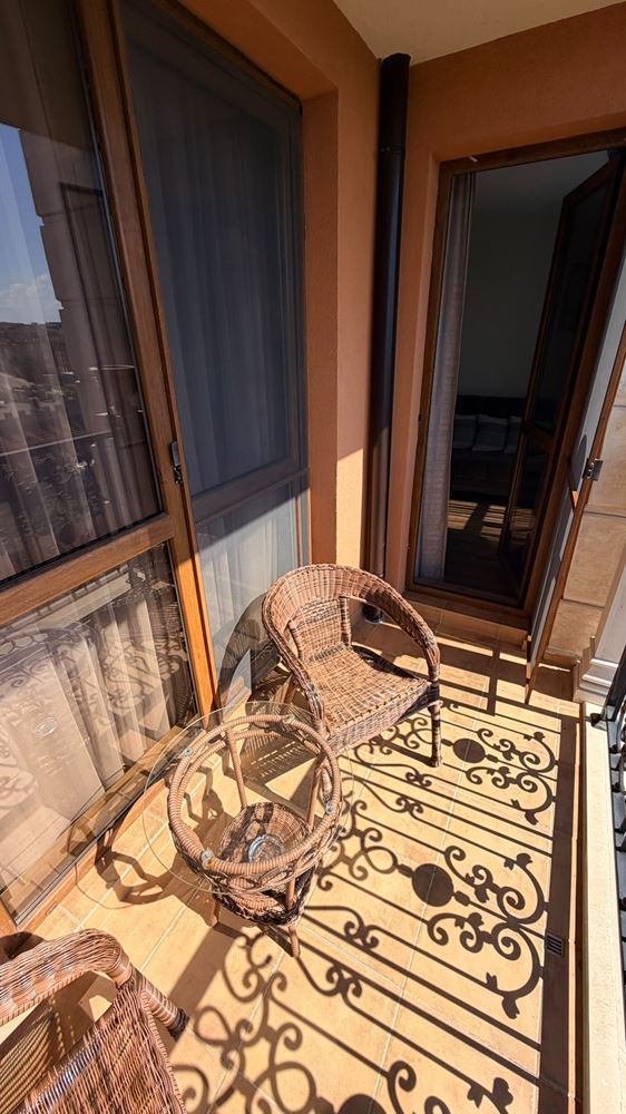 Dwupokojowy apartament z panoramicznym widokiem, o krok od morza w Rawdzie