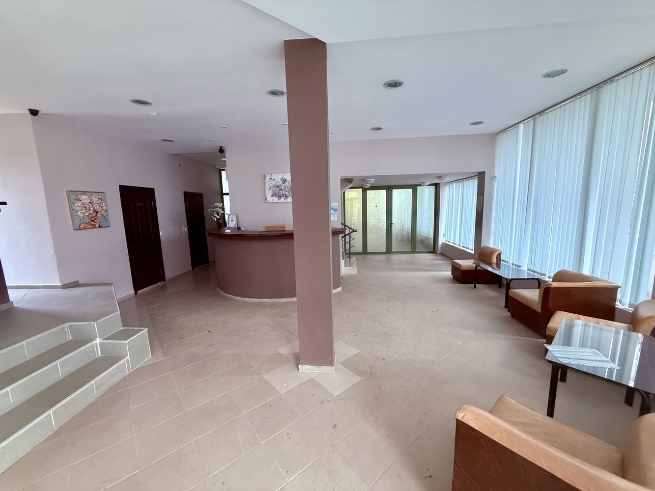 Przestronne mieszkanie z jedną sypialnią w cichej i atrakcyjnej lokalizacji w Ravdzie