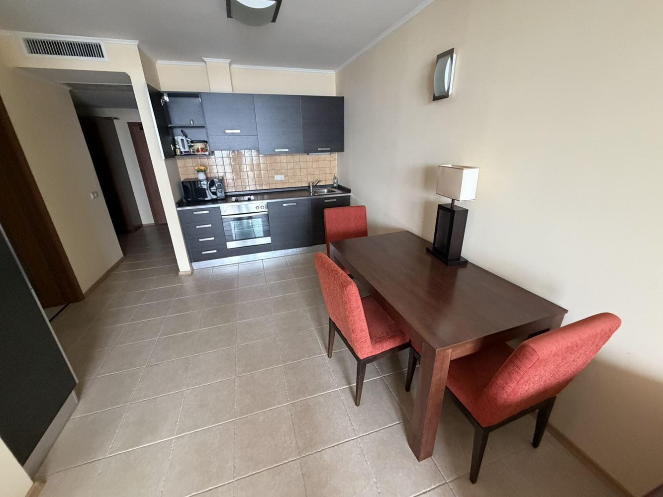 Mieszkanie z dwiema sypialniami w Pomorie z bezpośrednim widokiem na morze – luksusowe życie na pierwszej linii