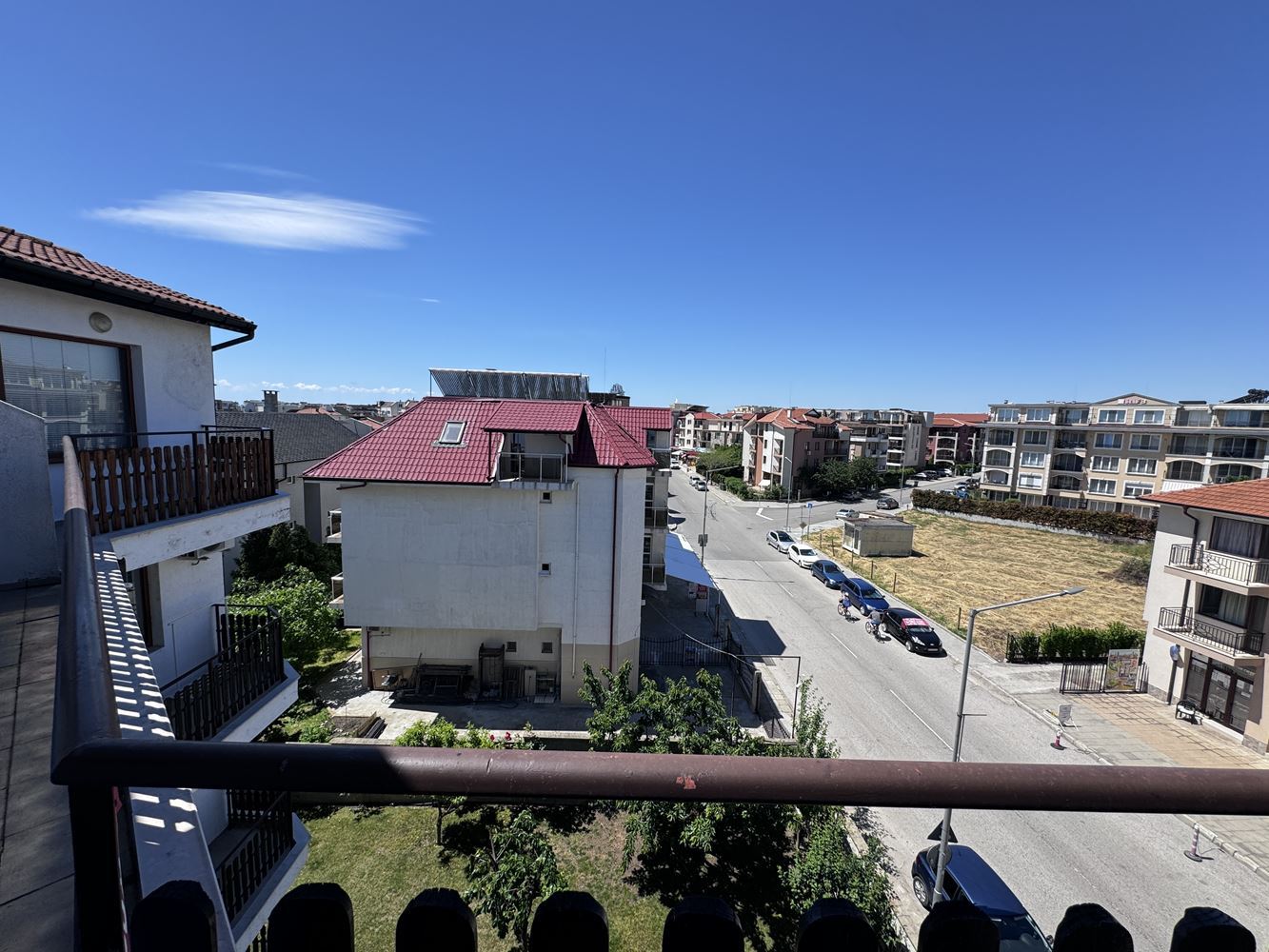 Przestronny apartament z jedną sypialnią w kompleksie z basenem w Rawdzie – doskonały wybór do zamieszkania lub jako inwestycja