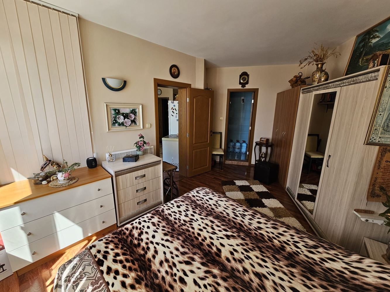 Mieszkanie z jedną sypialnią z widokiem na morze w Świętym Własie – prestiż, komfort i lokalizacja 100 m od plaży. Z miejscem parkingowym w kompleksie