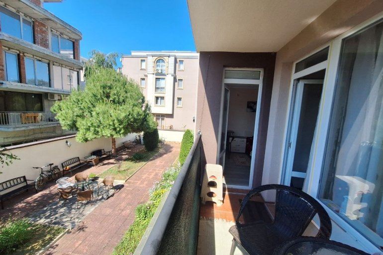 Przytulny apartament z jedną sypialnią 200 metrów od plaży w Rawdzie – komfort i spokój w doskonałej nieruchomości nad morzem