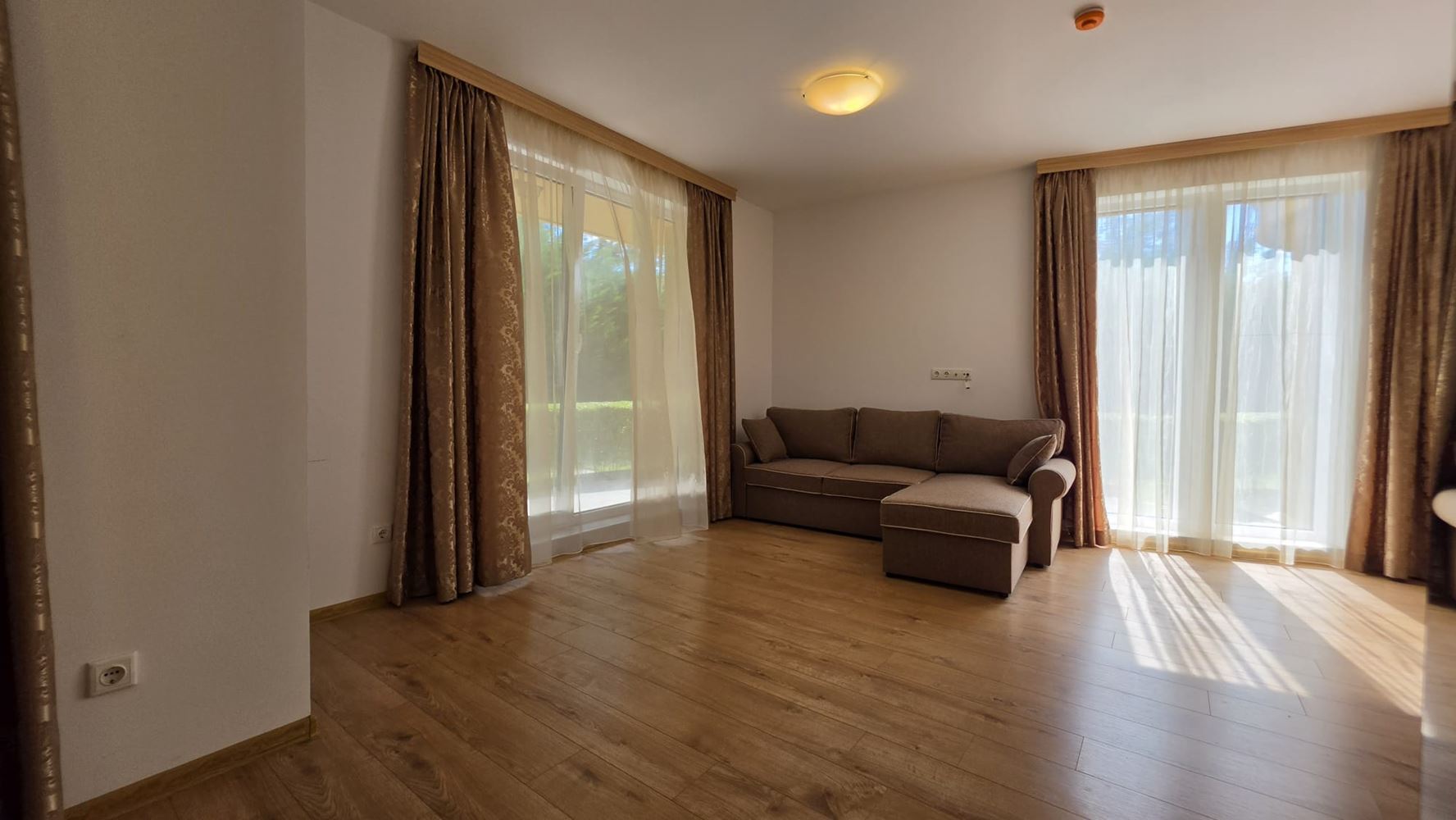 Stylowy apartament z jedną sypialnią, funkcjonalnym rozkładem, komfortem i spokojną atmosferą kurortu