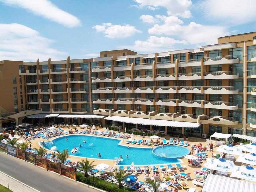 Słoneczny Brzeg – w pełni umeblowana przestronna kawalerka w luksusowym kompleksie 50 m od plaży