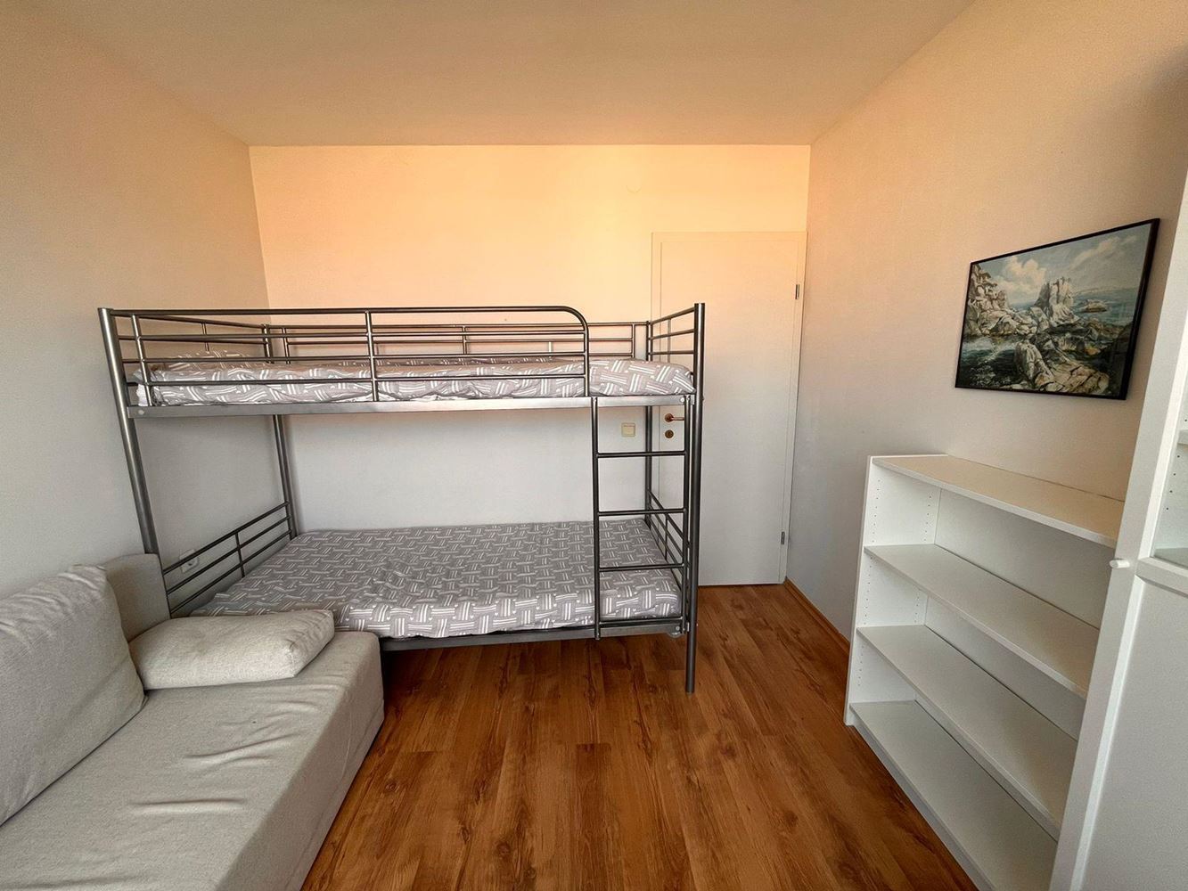 Dwupokojowe mieszkanie w Słonecznym Brzegu – komfort, spokój i zielone otoczenie w pięknym kompleksie