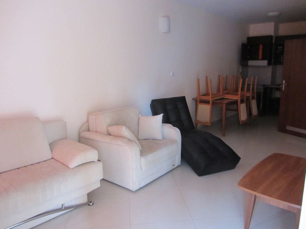 Pierwsza linia do plaży Butamyata! Umeblowany apartament z jedną sypialnią i częściowym widokiem na morze w Sinemorec