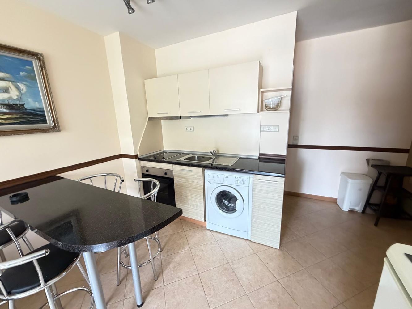 Przestronne mieszkanie z dwiema sypialniami z bezpośrednim dostępem do prywatnego ogrodu w Słonecznym Brzegu – komfort, luksus i przytulność