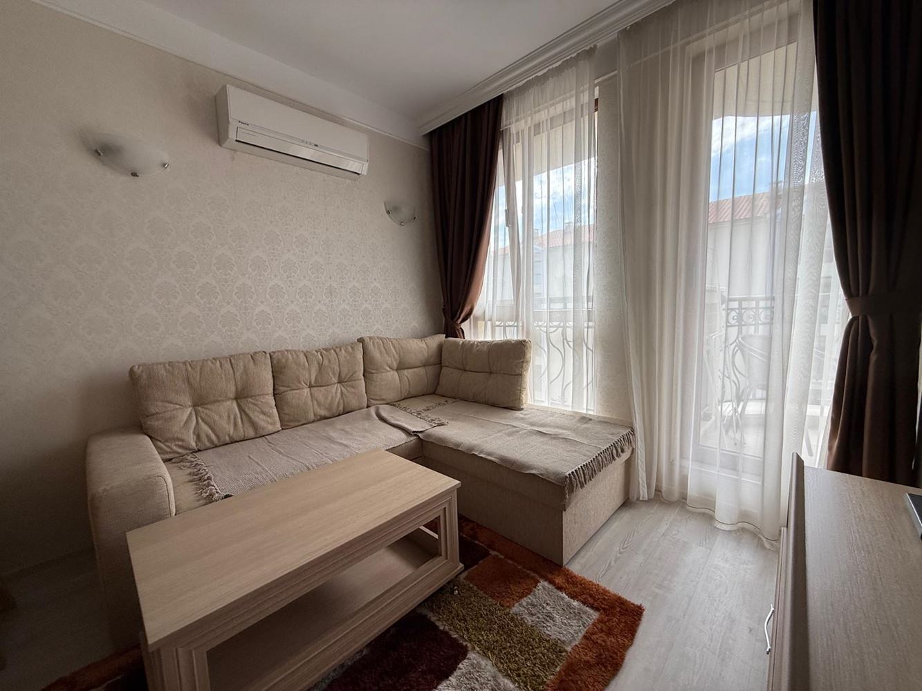 Apartament z jedną sypialnią w luksusowym kompleksie w Słonecznym Brzegu z imponującymi basenami i strefami wypoczynku