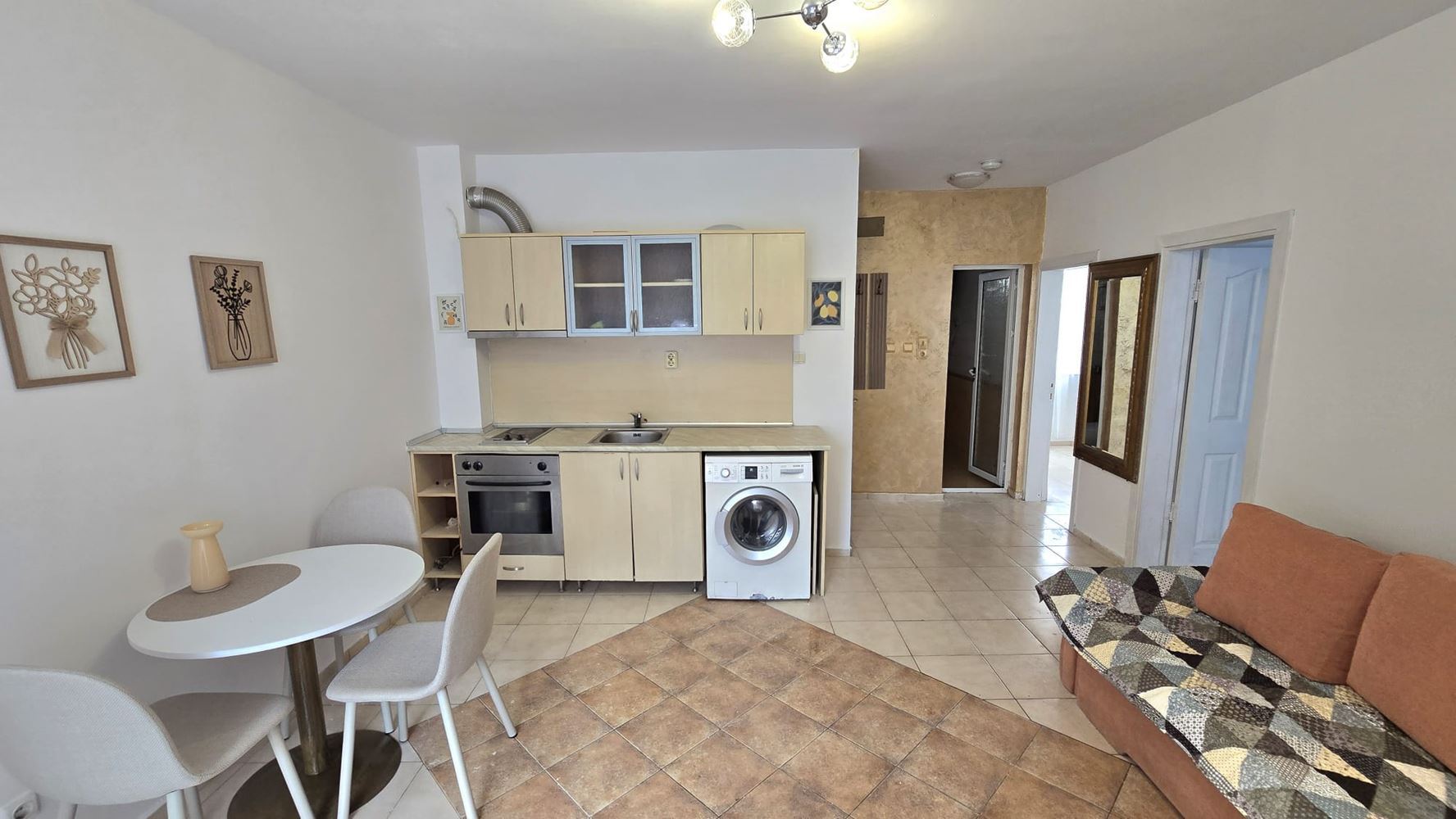 Apartament z dwiema sypialniami, ekspozycją południową i widokiem na basen w Słonecznym Brzegu