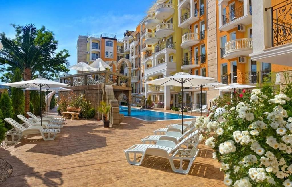 Słoneczny Brzeg - W pełni umeblowany apartament z dwoma balkonami i imponującą infrastrukturą SPA