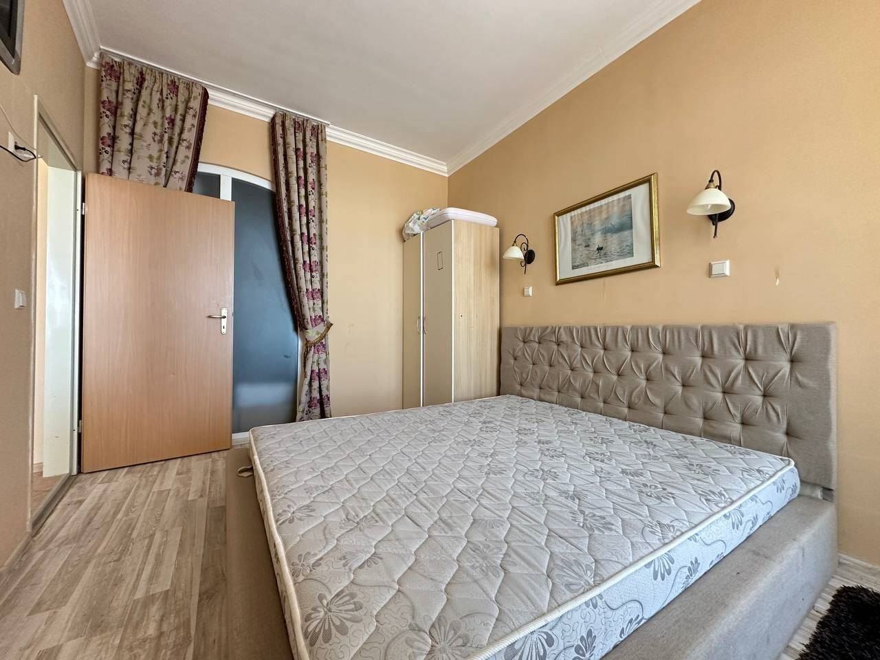 Przestronny apartament z widokiem na morze w pierwszej linii brzegowej w Pomorie – nieruchomość wakacyjna z atmosferą luksusowego kurortu