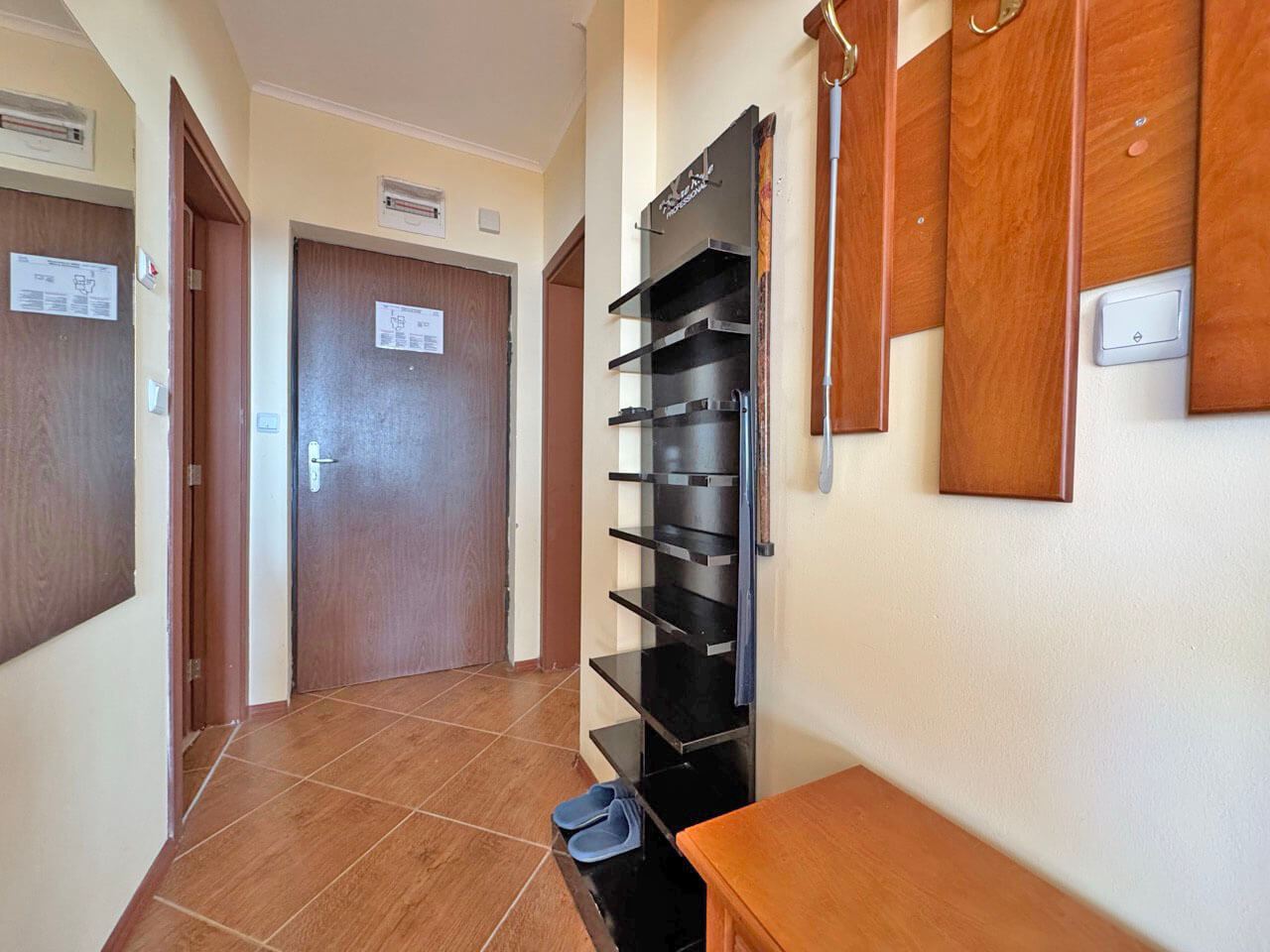 Przestronny apartament z dwiema sypialniami z panoramicznym widokiem na morze i góry – komfort, styl i spokój wśród natury