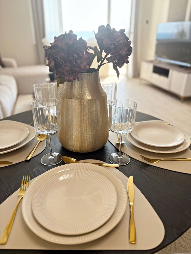 Dwa niezależne przestrzenie mieszkalne z widokiem na morze w centrum Świętego Własu – designerskie wnętrze i własne miejsce parkingowe