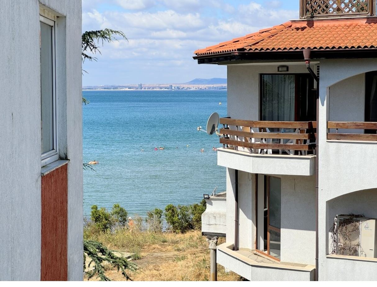 Piękny apartament w pierwszej linii brzegowej w prestiżowym kompleksie w pobliżu Elenite i Świętego Własu