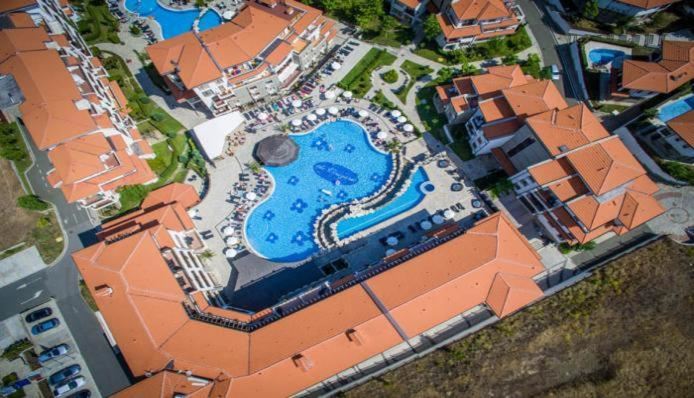 Mieszkanie z jedną sypialnią i werandą w kompleksie SPA w Aheloy – luksus, spokój i morska atmosfera