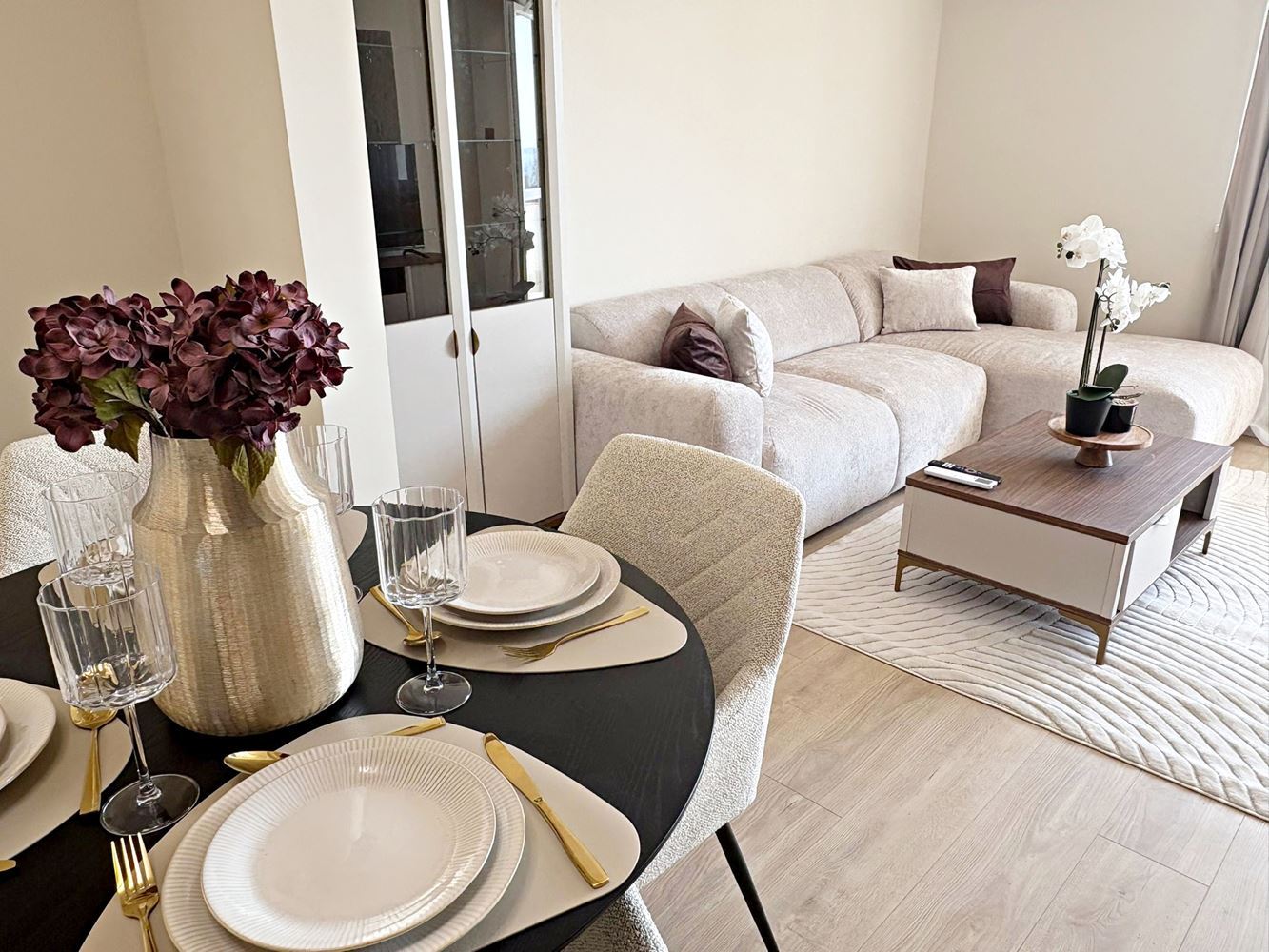 Dwa niezależne przestrzenie mieszkalne z widokiem na morze w centrum Świętego Własu – designerskie wnętrze i własne miejsce parkingowe