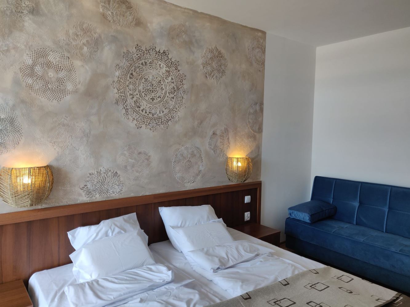 Przestronny apartament z jedną sypialnią i częściowym widokiem na morze – Słoneczny Brzeg, 100 m od plaży