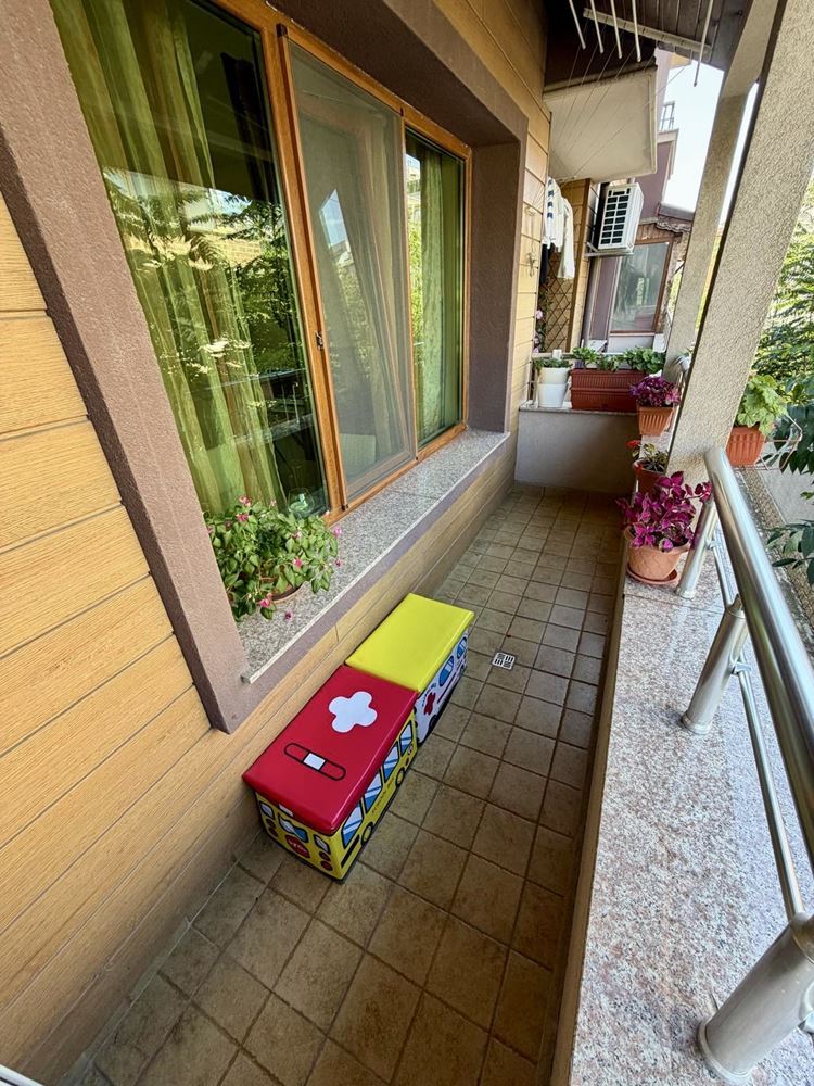 Sarafovo – przestronny apartament z jedną sypialnią, Aktem 16, minimalną opłatą za utrzymanie i pełnym umeblowaniem