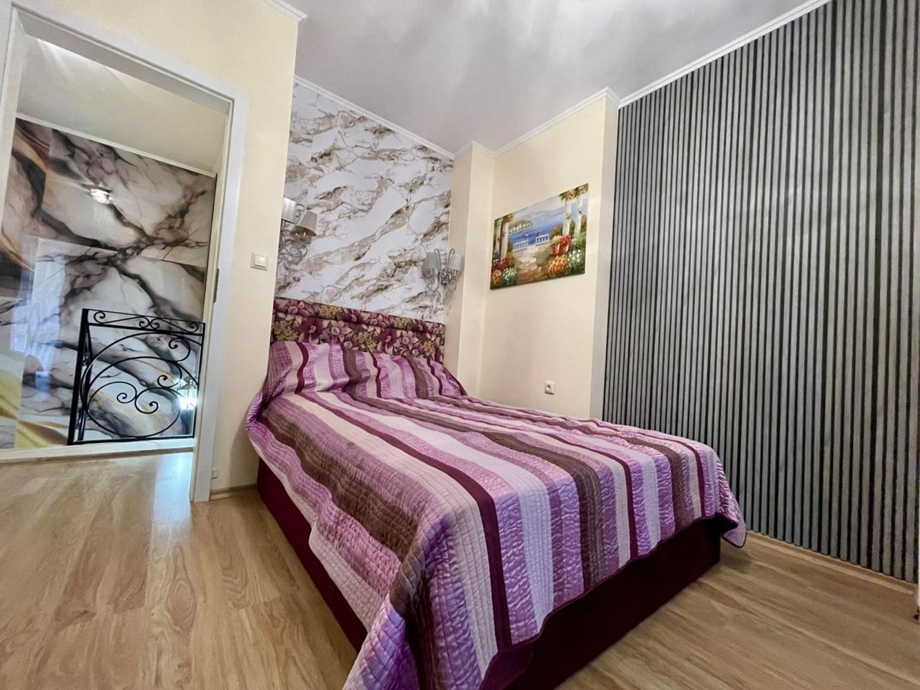 Luksusowy maisonette z ogrodem w elitarnym kompleksie – komfort i relaks blisko morza