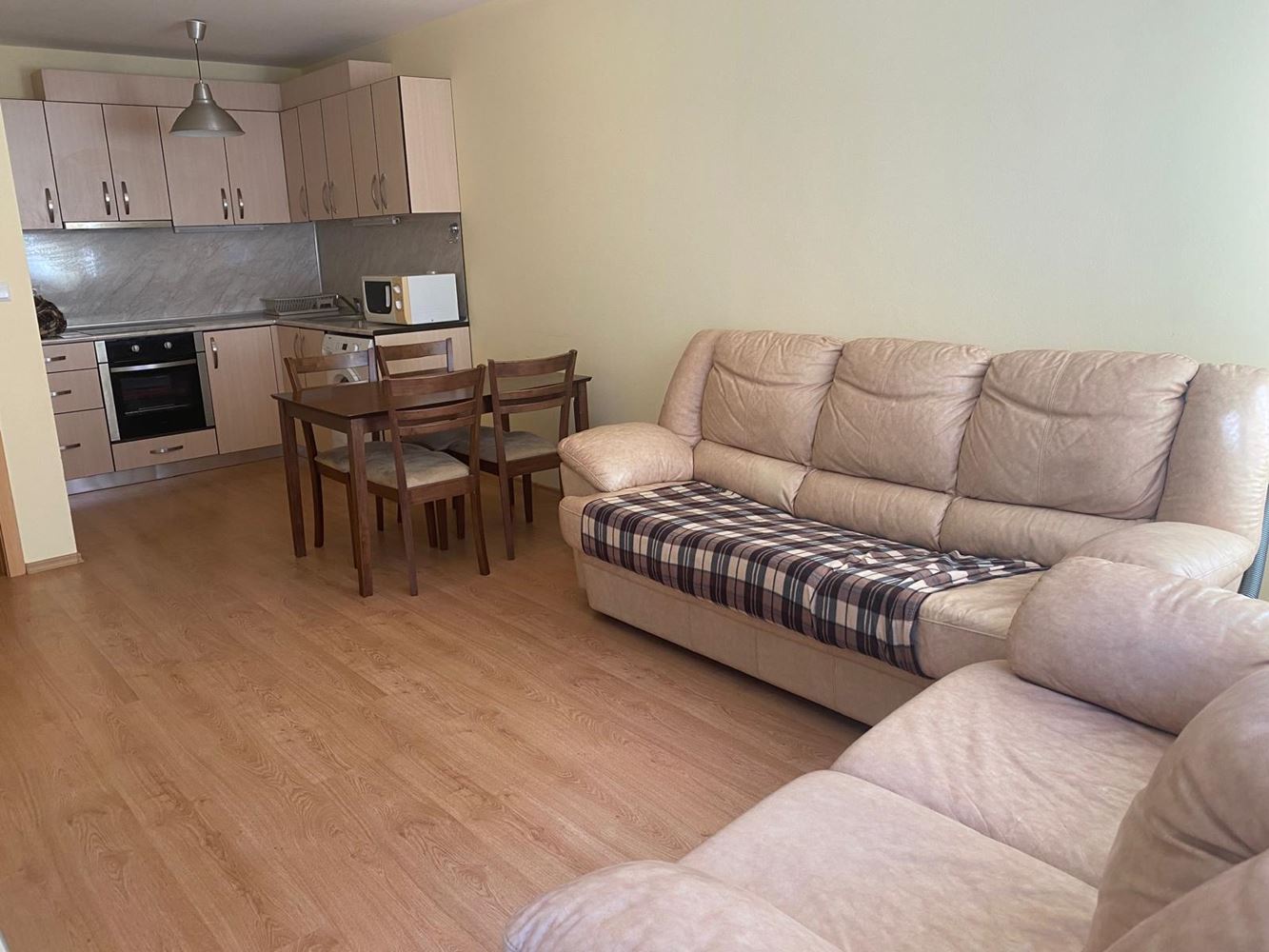 Umeblowany apartament z jedną sypialnią 50 m od morza w Pomorie